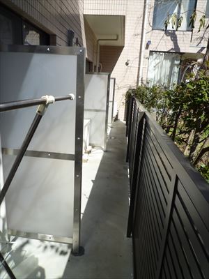 フェンスと間仕切りの取付 フェンスと間仕切りの取付